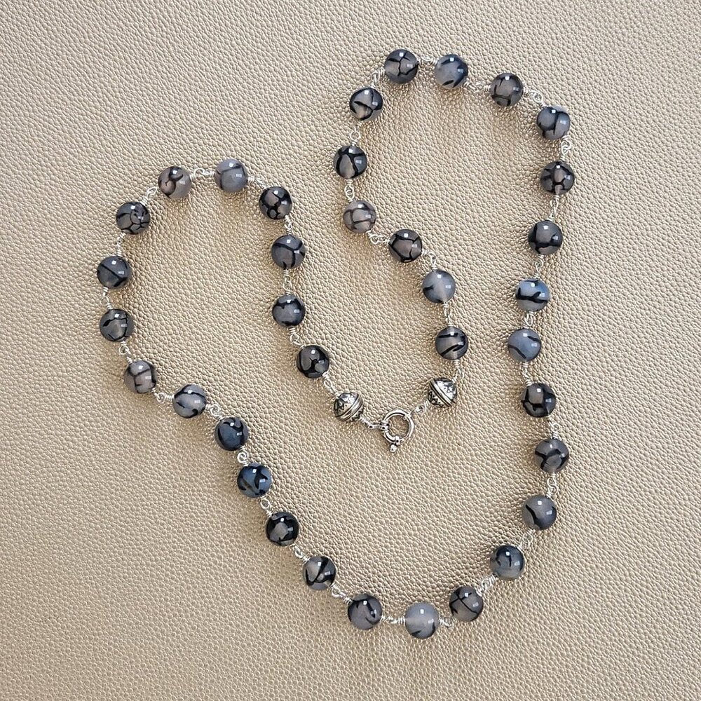BLACK WHITE DRAGON VEIN AGATE NECKLACE--27"